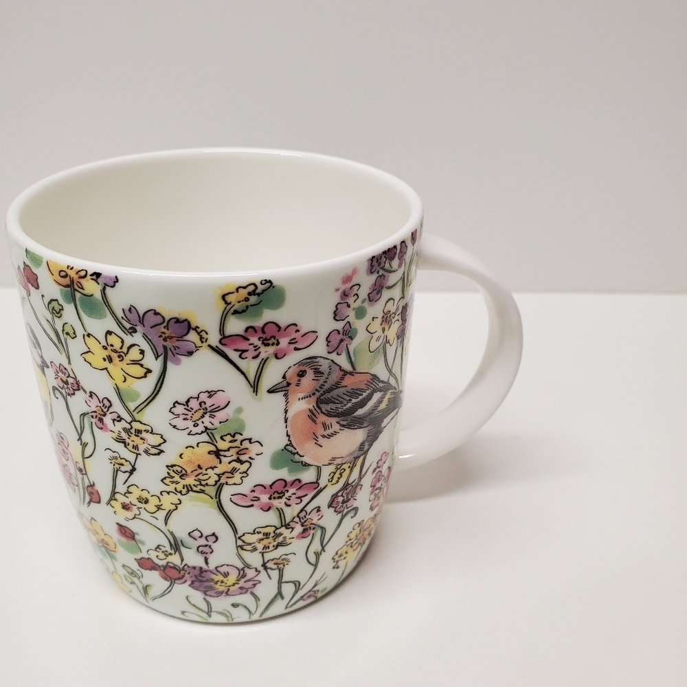 NWOT Beautiful floral bird mug